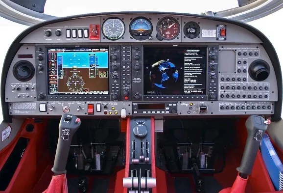 DA42_Cockpi 578t